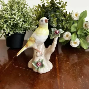 Escultura de pájaro