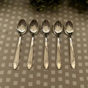 Juego de cinco cucharillas de postre