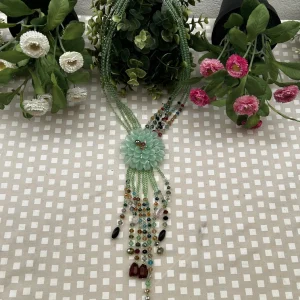 Collar con flor