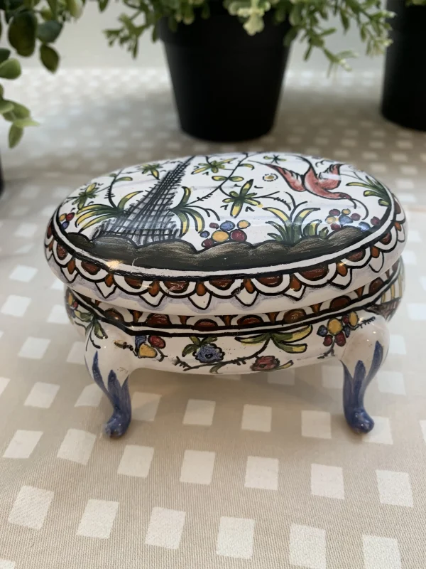 Caja de porcelana
