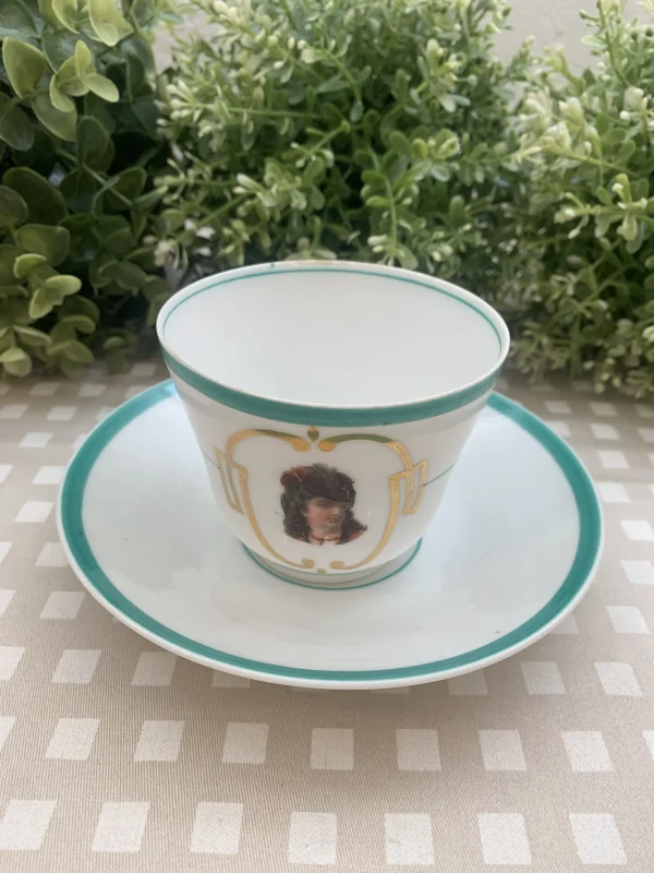 Juego 4 tazas damas de época