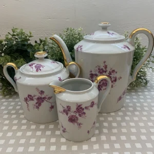 Lechera, tetera y azucarero Limoges flores violeta