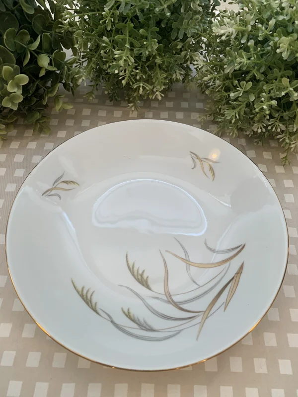 Set de cinco platos hondos con filo dorado