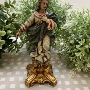 Virgen de arcilla
