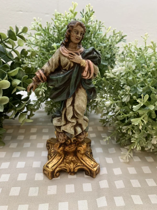 Virgen de arcilla