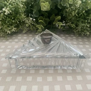 Caja de cristal triangular