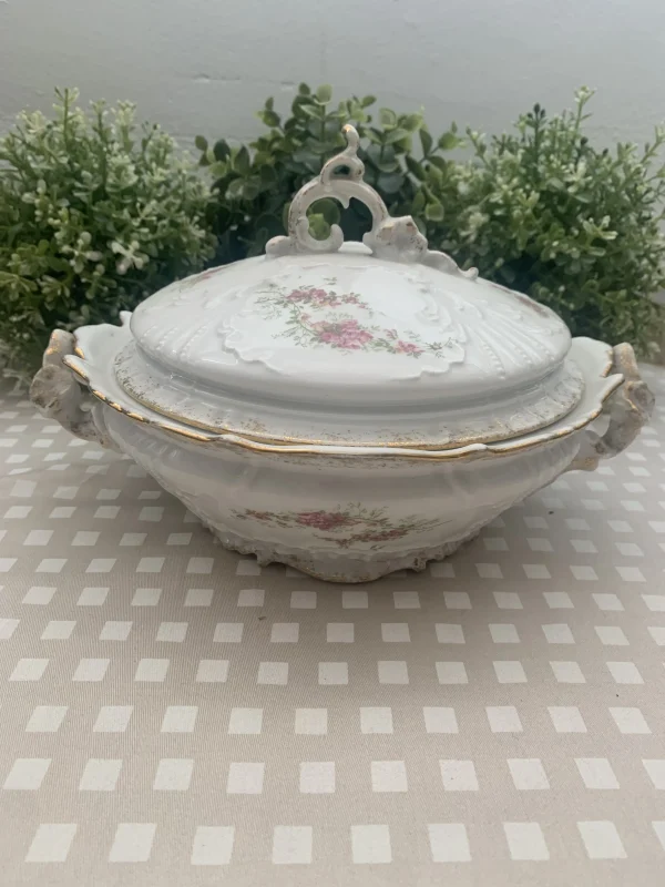 Sopera porcelana filo dorado irregular