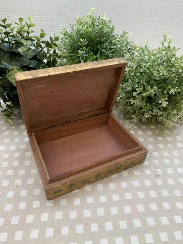 Caja con escudos - Imagen 2