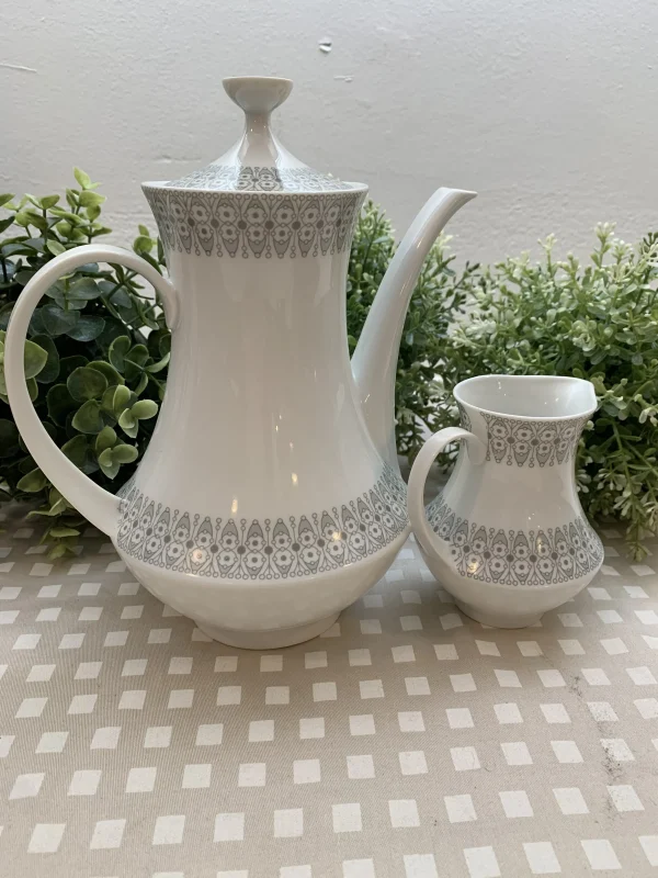 Juego de cafetera y lechera